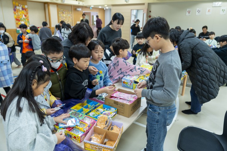 YTo1ODp7czo4OiJGaWxlTmFtZSI7czo0MDoiZjcxYzkzNGMtZmE4OC00MTIyLTllZTMtMWI0NzViOTE1Nzc4LmpwZyI7czoxMjoiRmlsZURhdGVUaW1lIjtpOjE3NjQzMTgxMDU7czo4OiJGaWxlU2l6ZSI7aToxNjEwNTU5O3M6ODoiRmlsZVR5cGUiO2k6MjtzOjg6Ik1pbWVUeXBlIjtzOjEwOiJpbWFnZS9qcGVnIjtzOjEzOiJTZWN0aW9uc0ZvdW5kIjtzOjMwOiJBTllfVEFHLCBJRkQwLCBUSFVNQk5BSUwsIEVYSUYiO3M6ODoiQ09NUFVURUQiO2E6OTp7czo0OiJodG1sIjtzOjI2OiJ3aWR0aD0iMTc1MiIgaGVpZ2h0PSIxMTY4IiI7czo2OiJIZWlnaHQiO2k6MTE2ODtzOjU6IldpZHRoIjtpOjE3NTI7czo3OiJJc0NvbG9yIjtpOjE7czoxNzoiQnl0ZU9yZGVyTW90b3JvbGEiO2k6MDtzOjE1OiJBcGVydHVyZUZOdW1iZXIiO3M6NToiZi8zLjIiO3M6OToiQ29weXJpZ2h0IjtzOjQ6IllBQkMiO3M6MTg6IlRodW1ibmFpbC5GaWxlVHlwZSI7aToyO3M6MTg6IlRodW1ibmFpbC5NaW1lVHlwZSI7czoxMDoiaW1hZ2UvanBlZyI7fXM6NDoiTWFrZSI7czo0OiJTT05ZIjtzOjU6Ik1vZGVsIjtzOjg6IklMQ0UtN000IjtzOjExOiJYUmVzb2x1dGlvbiI7czo1OiIyNDAvMSI7czoxMToiWVJlc29sdXRpb24iO3M6NToiMjQwLzEiO3M6MTQ6IlJlc29sdXRpb25Vbml0IjtpOjI7czo4OiJTb2Z0d2FyZSI7czo1MjoiQWRvYmUgUGhvdG9zaG9wIExpZ2h0cm9vbSBDbGFzc2ljIDE1LjAuMSAoTWFjaW50b3NoKSI7czo4OiJEYXRlVGltZSI7czoxOToiMjAyNToxMToyOCAxNzoxNTo1NCI7czo2OiJBcnRpc3QiO3M6NzoiWUFCQ19TRyI7czo5OiJDb3B5cmlnaHQiO3M6NDoiWUFCQyI7czoxNjoiRXhpZl9JRkRfUG9pbnRlciI7aToyNTQ7czo5OiJUSFVNQk5BSUwiO2E6Njp7czoxMToiQ29tcHJlc3Npb24iO2k6NjtzOjExOiJYUmVzb2x1dGlvbiI7czo0OiI3Mi8xIjtzOjExOiJZUmVzb2x1dGlvbiI7czo0OiI3Mi8xIjtzOjE0OiJSZXNvbHV0aW9uVW5pdCI7aToyO3M6MjE6IkpQRUdJbnRlcmNoYW5nZUZvcm1hdCI7aToxMDQwO3M6Mjc6IkpQRUdJbnRlcmNoYW5nZUZvcm1hdExlbmd0aCI7aToyMTkzOTt9czoxMjoiRXhwb3N1cmVUaW1lIjtzOjU6IjEvMTI1IjtzOjc6IkZOdW1iZXIiO3M6NToiMzIvMTAiO3M6MTU6IkV4cG9zdXJlUHJvZ3JhbSI7aToxO3M6MTU6IklTT1NwZWVkUmF0aW5ncyI7aTo2NDA7czoxOToiVW5kZWZpbmVkVGFnOjB4ODgzMCI7aToyO3M6MTk6IlVuZGVmaW5lZFRhZzoweDg4MzIiO2k6NjQwO3M6MTE6IkV4aWZWZXJzaW9uIjtzOjQ6IjAyMzIiO3M6MTY6IkRhdGVUaW1lT3JpZ2luYWwiO3M6MTk6IjIwMjU6MTE6MjMgMTI6Mjk6MjYiO3M6MTc6IkRhdGVUaW1lRGlnaXRpemVkIjtzOjE5OiIyMDI1OjExOjIzIDEyOjI5OjI2IjtzOjE5OiJVbmRlZmluZWRUYWc6MHg5MDEwIjtzOjY6IiswOTowMCI7czoxOToiVW5kZWZpbmVkVGFnOjB4OTAxMSI7czo2OiIrMDk6MDAiO3M6MTk6IlVuZGVmaW5lZFRhZzoweDkwMTIiO3M6NjoiKzA5OjAwIjtzOjE3OiJTaHV0dGVyU3BlZWRWYWx1ZSI7czoxNToiNjk2NTc4NC8xMDAwMDAwIjtzOjEzOiJBcGVydHVyZVZhbHVlIjtzOjE1OiIzMzU2MTQ0LzEwMDAwMDAiO3M6MTU6IkJyaWdodG5lc3NWYWx1ZSI7czo5OiI3MDM0LzI1NjAiO3M6MTc6IkV4cG9zdXJlQmlhc1ZhbHVlIjtzOjQ6IjAvMTAiO3M6MTY6Ik1heEFwZXJ0dXJlVmFsdWUiO3M6NzoiNzYwLzI1NiI7czoxMjoiTWV0ZXJpbmdNb2RlIjtpOjU7czoxMToiTGlnaHRTb3VyY2UiO2k6MDtzOjU6IkZsYXNoIjtpOjE2O3M6MTE6IkZvY2FsTGVuZ3RoIjtzOjY6IjI3MC8xMCI7czoxODoiU3ViU2VjVGltZU9yaWdpbmFsIjtzOjM6IjIzOCI7czoxOToiU3ViU2VjVGltZURpZ2l0aXplZCI7czozOiIyMzgiO3M6MTA6IkNvbG9yU3BhY2UiO2k6NjU1MzU7czoyMToiRm9jYWxQbGFuZVhSZXNvbHV0aW9uIjtzOjE0OiI2NDQ0OTMzOS8zMjc2OCI7czoyMToiRm9jYWxQbGFuZVlSZXNvbHV0aW9uIjtzOjE0OiI2NDQ0OTMzOS8zMjc2OCI7czoyNDoiRm9jYWxQbGFuZVJlc29sdXRpb25Vbml0IjtpOjM7czoxMDoiRmlsZVNvdXJjZSI7czoxOiIDIjtzOjk6IlNjZW5lVHlwZSI7czoxOiIBIjtzOjE0OiJDdXN0b21SZW5kZXJlZCI7aTowO3M6MTI6IkV4cG9zdXJlTW9kZSI7aToxO3M6MTI6IldoaXRlQmFsYW5jZSI7aToxO3M6MTY6IkRpZ2l0YWxab29tUmF0aW8iO3M6NToiMTYvMTYiO3M6MjE6IkZvY2FsTGVuZ3RoSW4zNW1tRmlsbSI7aToyNztzOjE2OiJTY2VuZUNhcHR1cmVUeXBlIjtpOjA7czo4OiJDb250cmFzdCI7aTowO3M6MTA6IlNhdHVyYXRpb24iO2k6MDtzOjk6IlNoYXJwbmVzcyI7aTowO3M6MTk6IlVuZGVmaW5lZFRhZzoweEE0MzIiO2E6NDp7aTowO3M6NjoiMjQwLzEwIjtpOjE7czo2OiI3MDAvMTAiO2k6MjtzOjU6IjI4LzEwIjtpOjM7czo1OiIyOC8xMCI7fXM6MTk6IlVuZGVmaW5lZFRhZzoweEE0MzQiO3M6MjE6IkZFIDI0LTcwbW0gRjIuOCBHTSBJSSI7fQ==