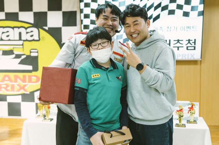 YTo1ODp7czo4OiJGaWxlTmFtZSI7czo0MDoiZmNkZTY0YWQtNzRiNi00MmY5LTgyYmQtYzg5YWFhN2NlYWMyLmpwZyI7czoxMjoiRmlsZURhdGVUaW1lIjtpOjE3NjUwNzg5NDk7czo4OiJGaWxlU2l6ZSI7aToxNDk3NDgxO3M6ODoiRmlsZVR5cGUiO2k6MjtzOjg6Ik1pbWVUeXBlIjtzOjEwOiJpbWFnZS9qcGVnIjtzOjEzOiJTZWN0aW9uc0ZvdW5kIjtzOjMwOiJBTllfVEFHLCBJRkQwLCBUSFVNQk5BSUwsIEVYSUYiO3M6ODoiQ09NUFVURUQiO2E6OTp7czo0OiJodG1sIjtzOjI2OiJ3aWR0aD0iMTcxMiIgaGVpZ2h0PSIxMTQxIiI7czo2OiJIZWlnaHQiO2k6MTE0MTtzOjU6IldpZHRoIjtpOjE3MTI7czo3OiJJc0NvbG9yIjtpOjE7czoxNzoiQnl0ZU9yZGVyTW90b3JvbGEiO2k6MDtzOjE1OiJBcGVydHVyZUZOdW1iZXIiO3M6NToiZi8yLjgiO3M6OToiQ29weXJpZ2h0IjtzOjQ6IllBQkMiO3M6MTg6IlRodW1ibmFpbC5GaWxlVHlwZSI7aToyO3M6MTg6IlRodW1ibmFpbC5NaW1lVHlwZSI7czoxMDoiaW1hZ2UvanBlZyI7fXM6NDoiTWFrZSI7czo0OiJTT05ZIjtzOjU6Ik1vZGVsIjtzOjg6IklMQ0UtN000IjtzOjExOiJYUmVzb2x1dGlvbiI7czo1OiIyNDAvMSI7czoxMToiWVJlc29sdXRpb24iO3M6NToiMjQwLzEiO3M6MTQ6IlJlc29sdXRpb25Vbml0IjtpOjI7czo4OiJTb2Z0d2FyZSI7czo1MjoiQWRvYmUgUGhvdG9zaG9wIExpZ2h0cm9vbSBDbGFzc2ljIDE1LjAuMSAoTWFjaW50b3NoKSI7czo4OiJEYXRlVGltZSI7czoxOToiMjAyNToxMjowNyAxMjozNzoxMiI7czo2OiJBcnRpc3QiO3M6NzoiWUFCQ19TRyI7czo5OiJDb3B5cmlnaHQiO3M6NDoiWUFCQyI7czoxNjoiRXhpZl9JRkRfUG9pbnRlciI7aToyNTQ7czo5OiJUSFVNQk5BSUwiO2E6Njp7czoxMToiQ29tcHJlc3Npb24iO2k6NjtzOjExOiJYUmVzb2x1dGlvbiI7czo0OiI3Mi8xIjtzOjExOiJZUmVzb2x1dGlvbiI7czo0OiI3Mi8xIjtzOjE0OiJSZXNvbHV0aW9uVW5pdCI7aToyO3M6MjE6IkpQRUdJbnRlcmNoYW5nZUZvcm1hdCI7aToxMDQwO3M6Mjc6IkpQRUdJbnRlcmNoYW5nZUZvcm1hdExlbmd0aCI7aToxODI0OTt9czoxMjoiRXhwb3N1cmVUaW1lIjtzOjU6IjEvMjUwIjtzOjc6IkZOdW1iZXIiO3M6NToiMjgvMTAiO3M6MTU6IkV4cG9zdXJlUHJvZ3JhbSI7aToxO3M6MTU6IklTT1NwZWVkUmF0aW5ncyI7aTo0MDA7czoxOToiVW5kZWZpbmVkVGFnOjB4ODgzMCI7aToyO3M6MTk6IlVuZGVmaW5lZFRhZzoweDg4MzIiO2k6NDAwO3M6MTE6IkV4aWZWZXJzaW9uIjtzOjQ6IjAyMzIiO3M6MTY6IkRhdGVUaW1lT3JpZ2luYWwiO3M6MTk6IjIwMjU6MTI6MDYgMTA6NTQ6MDkiO3M6MTc6IkRhdGVUaW1lRGlnaXRpemVkIjtzOjE5OiIyMDI1OjEyOjA2IDEwOjU0OjA5IjtzOjE5OiJVbmRlZmluZWRUYWc6MHg5MDEwIjtzOjY6IiswOTowMCI7czoxOToiVW5kZWZpbmVkVGFnOjB4OTAxMSI7czo2OiIrMDk6MDAiO3M6MTk6IlVuZGVmaW5lZFRhZzoweDkwMTIiO3M6NjoiKzA5OjAwIjtzOjE3OiJTaHV0dGVyU3BlZWRWYWx1ZSI7czoxNToiNzk2NTc4NC8xMDAwMDAwIjtzOjEzOiJBcGVydHVyZVZhbHVlIjtzOjE1OiIyOTcwODU0LzEwMDAwMDAiO3M6MTU6IkJyaWdodG5lc3NWYWx1ZSI7czo5OiI3NDQ0LzI1NjAiO3M6MTc6IkV4cG9zdXJlQmlhc1ZhbHVlIjtzOjQ6IjAvMTAiO3M6MTY6Ik1heEFwZXJ0dXJlVmFsdWUiO3M6NzoiNzYwLzI1NiI7czoxMjoiTWV0ZXJpbmdNb2RlIjtpOjU7czoxMToiTGlnaHRTb3VyY2UiO2k6MDtzOjU6IkZsYXNoIjtpOjEzO3M6MTE6IkZvY2FsTGVuZ3RoIjtzOjY6IjQ2MC8xMCI7czoxODoiU3ViU2VjVGltZU9yaWdpbmFsIjtzOjM6Ijg3OCI7czoxOToiU3ViU2VjVGltZURpZ2l0aXplZCI7czozOiI4NzgiO3M6MTA6IkNvbG9yU3BhY2UiO2k6NjU1MzU7czoyMToiRm9jYWxQbGFuZVhSZXNvbHV0aW9uIjtzOjE0OiI2NDQ0OTMzOS8zMjc2OCI7czoyMToiRm9jYWxQbGFuZVlSZXNvbHV0aW9uIjtzOjE0OiI2NDQ0OTMzOS8zMjc2OCI7czoyNDoiRm9jYWxQbGFuZVJlc29sdXRpb25Vbml0IjtpOjM7czoxMDoiRmlsZVNvdXJjZSI7czoxOiIDIjtzOjk6IlNjZW5lVHlwZSI7czoxOiIBIjtzOjE0OiJDdXN0b21SZW5kZXJlZCI7aTowO3M6MTI6IkV4cG9zdXJlTW9kZSI7aToxO3M6MTI6IldoaXRlQmFsYW5jZSI7aToxO3M6MTY6IkRpZ2l0YWxab29tUmF0aW8iO3M6NToiMTYvMTYiO3M6MjE6IkZvY2FsTGVuZ3RoSW4zNW1tRmlsbSI7aTo0NjtzOjE2OiJTY2VuZUNhcHR1cmVUeXBlIjtpOjA7czo4OiJDb250cmFzdCI7aTowO3M6MTA6IlNhdHVyYXRpb24iO2k6MDtzOjk6IlNoYXJwbmVzcyI7aTowO3M6MTk6IlVuZGVmaW5lZFRhZzoweEE0MzIiO2E6NDp7aTowO3M6NjoiMjQwLzEwIjtpOjE7czo2OiI3MDAvMTAiO2k6MjtzOjU6IjI4LzEwIjtpOjM7czo1OiIyOC8xMCI7fXM6MTk6IlVuZGVmaW5lZFRhZzoweEE0MzQiO3M6MjE6IkZFIDI0LTcwbW0gRjIuOCBHTSBJSSI7fQ==